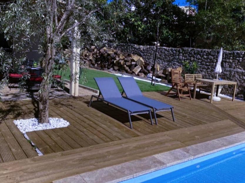 Appartement Gite du stade le F4 parking piscine et SPA Marseille